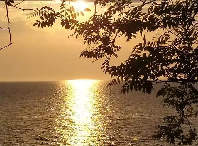 Diane Luxury Apartahotel